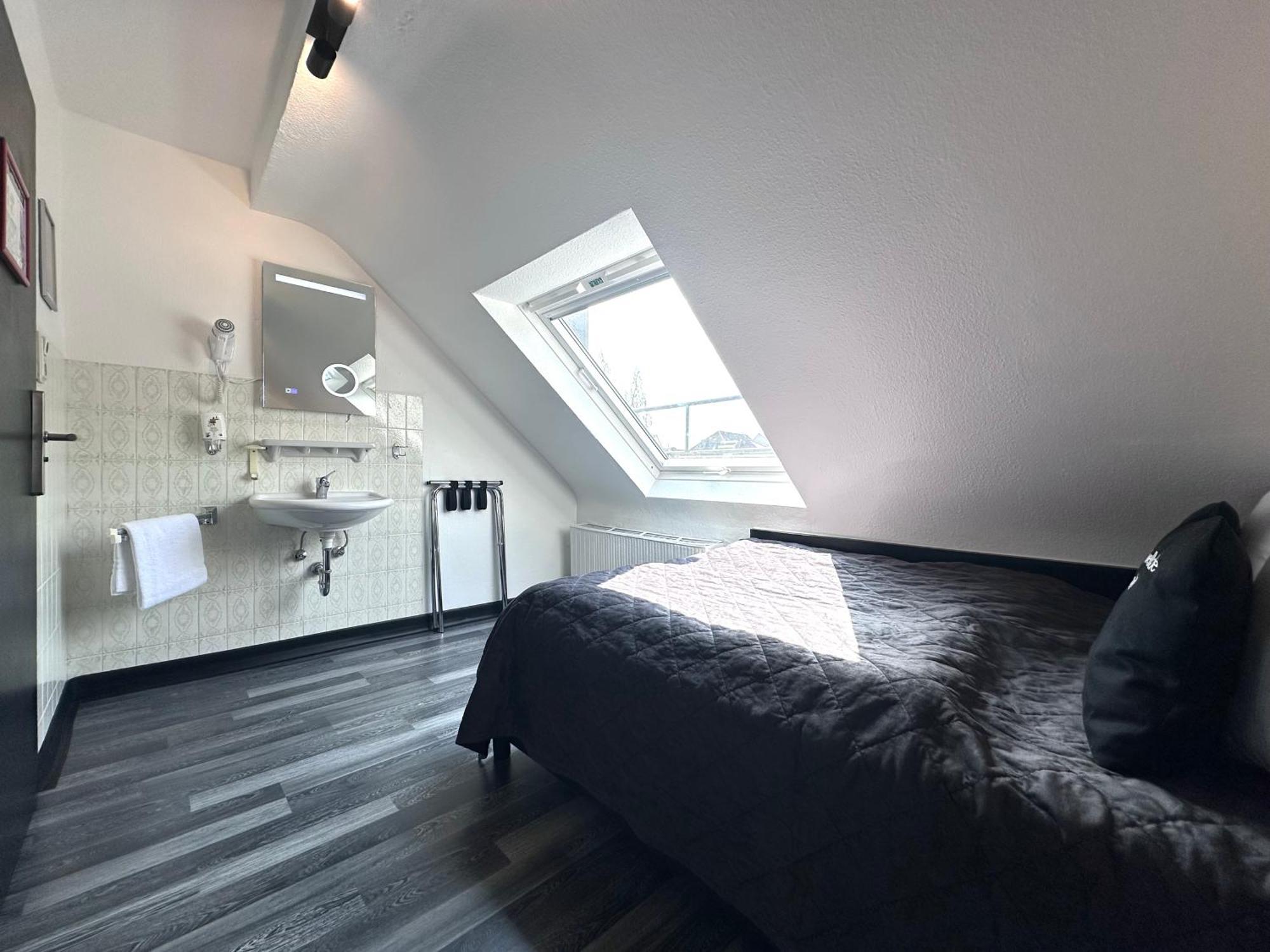Hotel Alt Deutz City-Messe-Arena Kontaktloser Self Check-In Koln Bagian luar foto