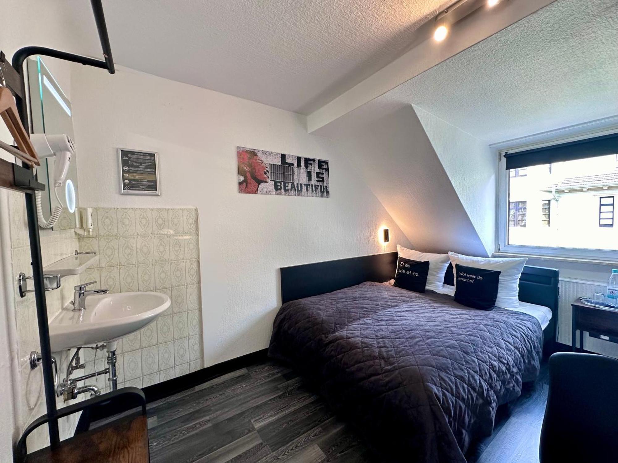 Hotel Alt Deutz City-Messe-Arena Kontaktloser Self Check-In Koln Bagian luar foto