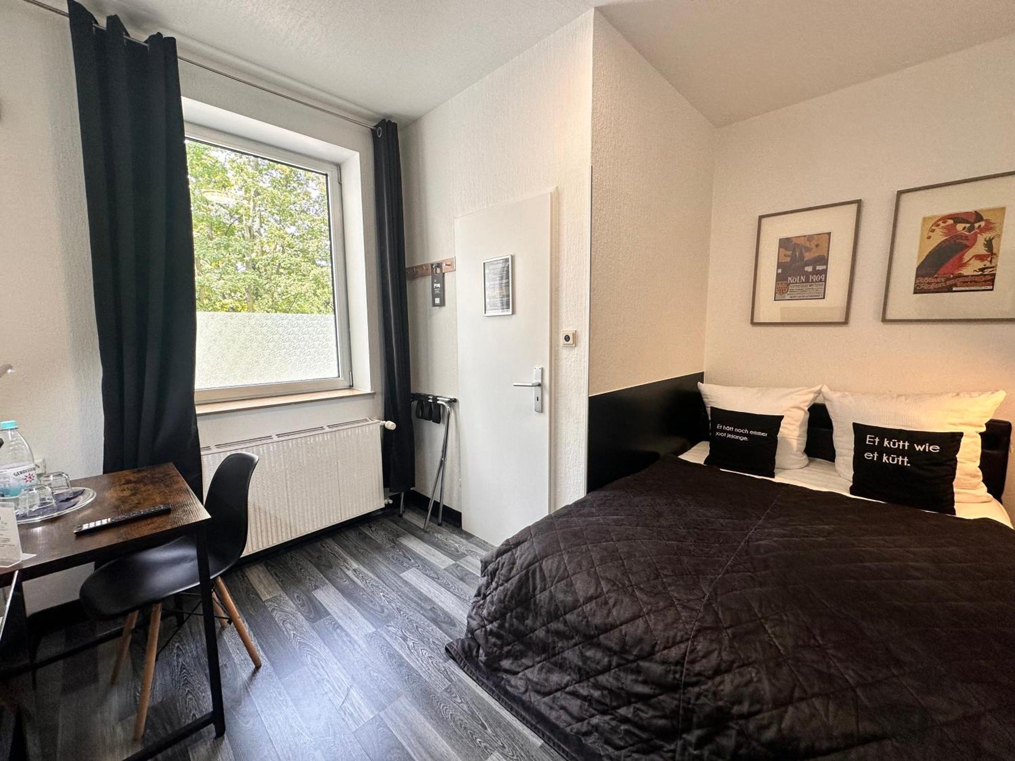Hotel Alt Deutz City-Messe-Arena Kontaktloser Self Check-In Koln Bagian luar foto